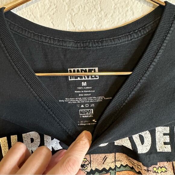 Marvel Deadpool Surrounded by Greatness Graphic Tee Black Men's M - Picture 3 of 3